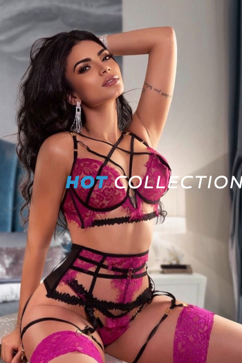 Brown hair london escort Rituala located in Earls Court picture 1