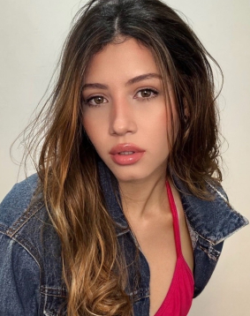 Silky - Brazilian all natural London escort