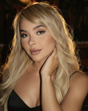 Blonde hair london escort Colenia located in Earls Court