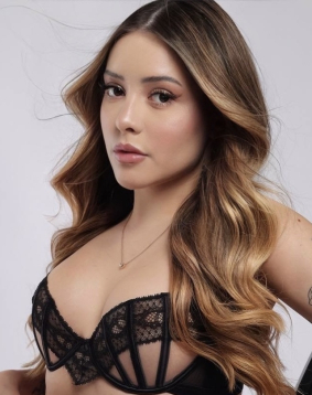 Blonde hair london escort Gatita located in Earls Court