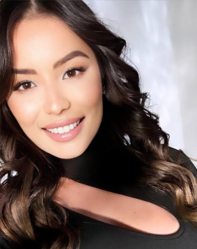 Brown  hair london escort Lush located in High Street Kensington