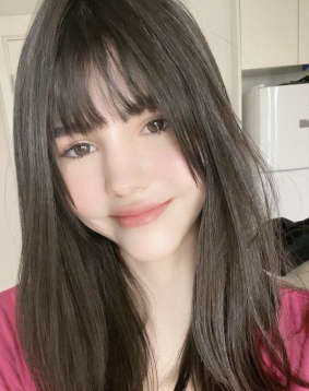 Brown  hair london escort Cressida located in Earls Court