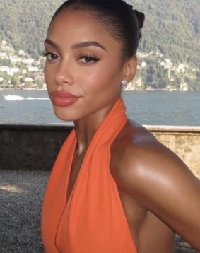 Brown hair london escort Elidi located in Great Portland Street