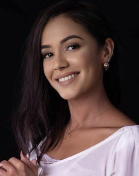 Brown  hair london escort Larimar located in Knightsbridge