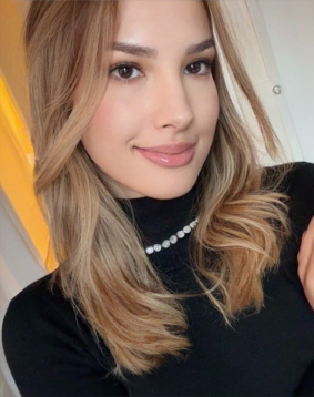 Blonde hair london escort Lasmine located in West Brompton