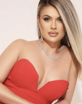 Blonde  hair london escort Mevis located in West Brompton