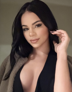 Brown  hair london escort Skadi located in Marylebone