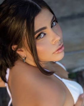 Brown  hair london escort Belluna located in Sloane Square