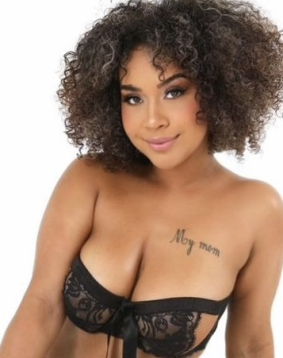 Brown hair london escort Cacao located in West Kensington