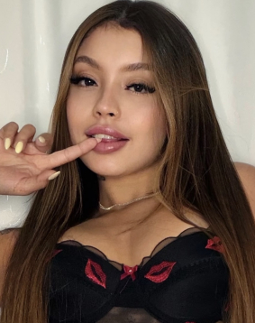 Brown hair london escort Emanuelle located in West Kensington