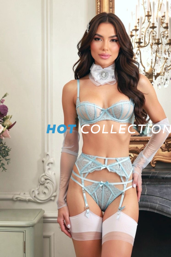 Brown hair london escort Enea located in Earls Court picture 5