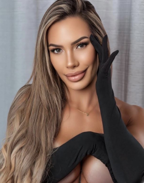 Gravity - a Brazilian blonde busty escort based in Earl's Court