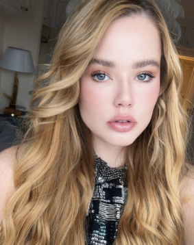 Hadar - blonde Brazilian London escort based in High Street Kensington