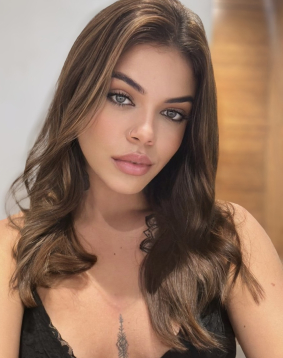 Brown  hair london escort Ondina located in Earls Court