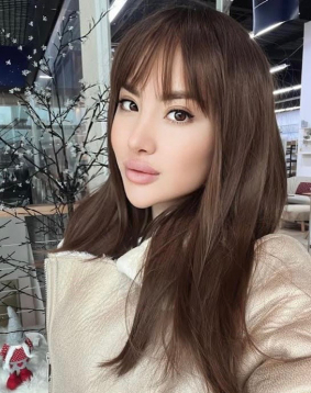 Blonde  hair london escort Azazel located in Earls Court