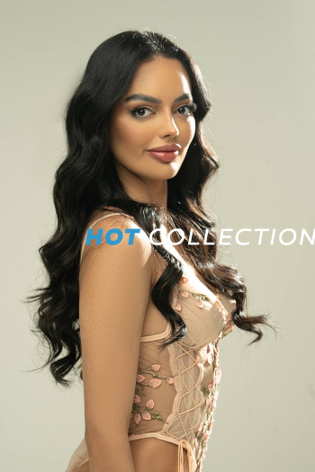 Brown hair london escort Darcella located in Kensington picture 2