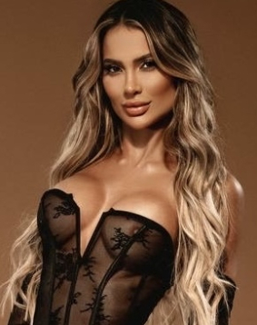 Blonde hair london escort Floretta located in Battersea