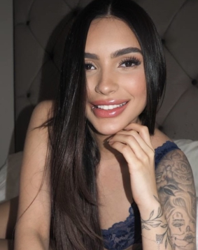 Brown  hair london escort Krozi located in Earls Court