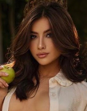 Brown  hair london escort Amour located in Fulham Broadway