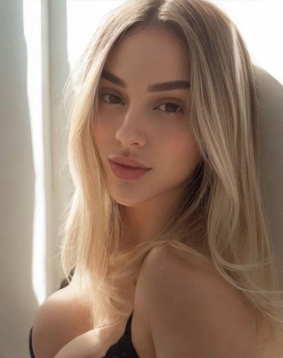 Blonde hair london escort Carmel located in Marylebone