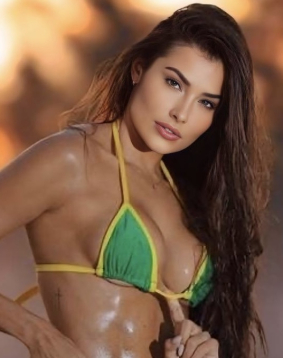 Brown hair london escort Lamberta located in Victoria