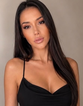 Brown  hair london escort Soledat located in Green Park